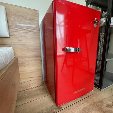 公寓 Tiny House With Mountain Views