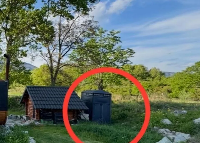 Tiny House With Mountain Views דירה